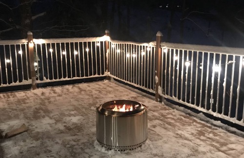 Ludlow House | Okemo Family Ski House - Sleeps 13 - Walk to Sachem trail - 100 yds