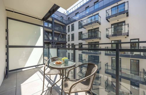 Praga Apartment | Okrzei 27 | Warsaw | Family Studio | SmartTV