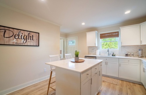 Helen House | Oktoberfest Specials happening now on 3 night stays! Walk to Downtown Helen