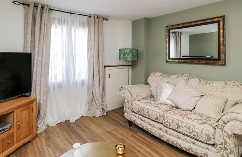 Southwell House | OLA COTTAGE, pet friendly, character holiday cottage in Portland Bill