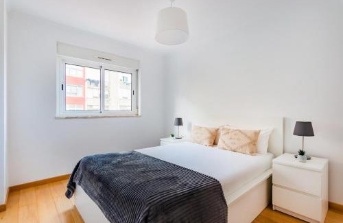 Beato Apartment | Olaias Flat (with Free Parking)