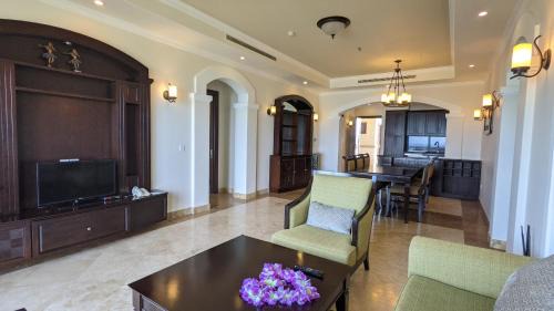 Ngu Hanh Son Resort | Olalani Resort & Condotel