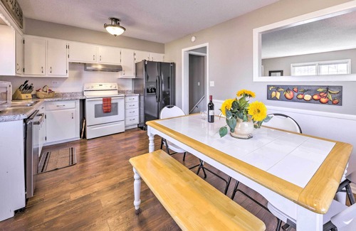Olathe House | Olathe Retreat w/Deck, Near 1-35 and Santa Fe