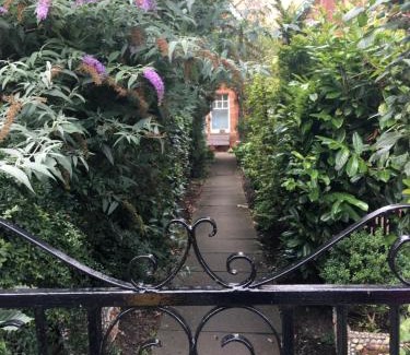 North Berwick House | Old Abbey Cottage