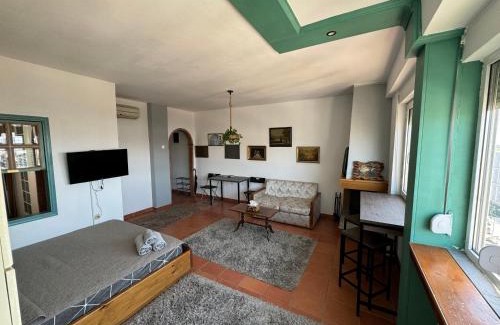 Bab Sharqi Apartment | Old Alexandria home