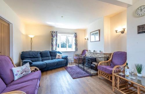 Holbrook House | Old Alton Hall Farmhouse