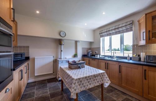 Holbrook House | Old Alton Hall Farmhouse
