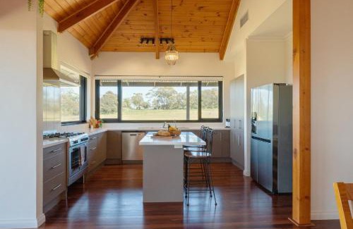Hindmarsh Valley Cabin | Old Coach Road Estate
