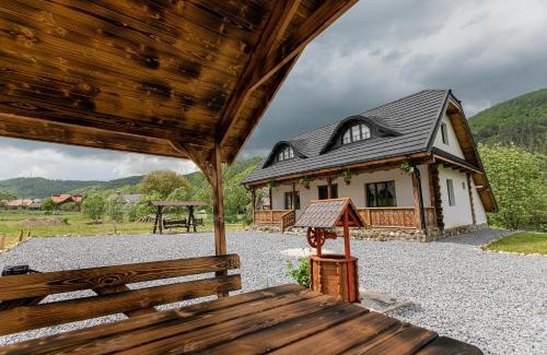 Bran House | Old Cottage