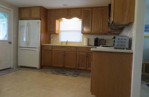 Englewood House | Old Englewood 2 bed/1 bath Beach Cottage.
