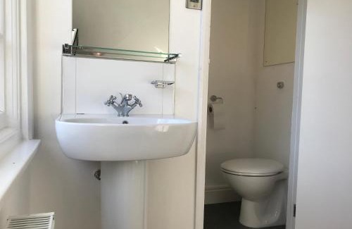 Bournville Hotel | Old Farm Hotel