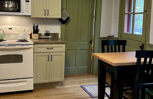 South Lee House | Old Farmhouse In The Woods
