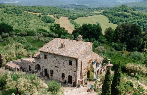 Tolfa Villa | Old farmhouse with pool, only 45 minutes from Rome and 15 minutes from the sea