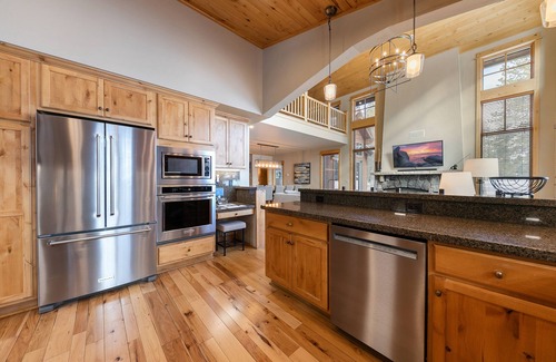 Truckee House | Old Greenwood Cabin 09