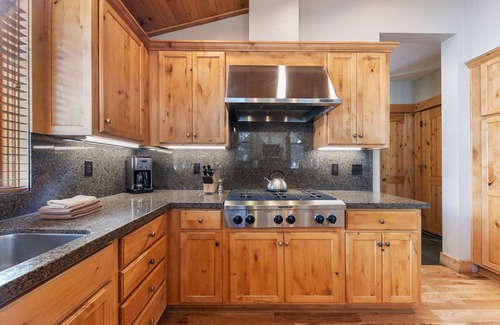 Truckee House | Old Greenwood Cabin 09