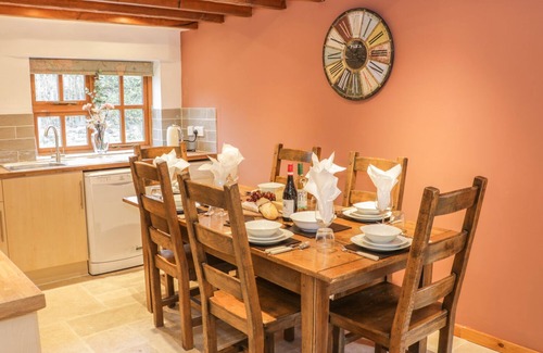 Church Stretton Cottage | OLD HALL BARN 4, pet friendly, with hot tub in Church Stretton