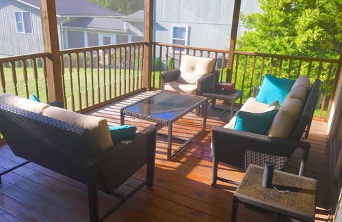 Gallatin House | *Old Hickory Lake* Nashville* Cabin for Two*