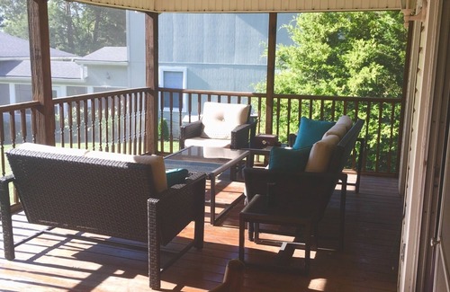 Gallatin House | *Old Hickory Lake* Nashville* Cabin for Two*