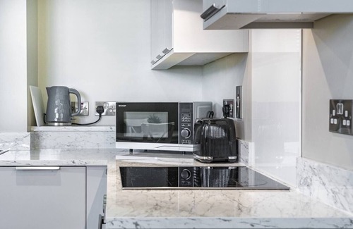 Belfast Apartment | Old Hollywood- 1 bd Ap (Gold Short Term Stays)