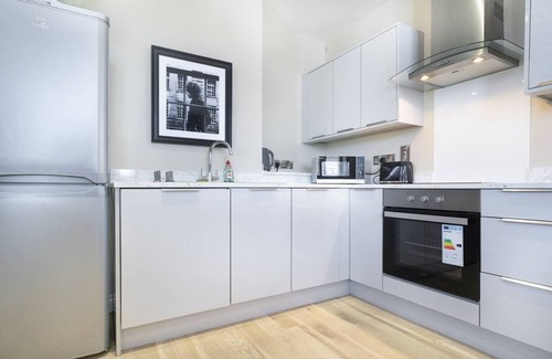 Belfast Apartment | Old Hollywood- 1 bd Ap (Gold Short Term Stays)