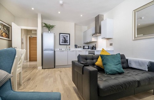 Belfast Apartment | Old Hollywood- 1 bd Ap (Gold Short Term Stays)