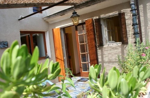 Caunes-Minervois Cottage | Old house, carefully renovated, all mod cons, nice services