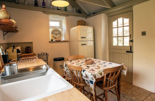 Newquay Cottage | OLD KIDDLYWINK, pet friendly, character holiday cottage in Cubert