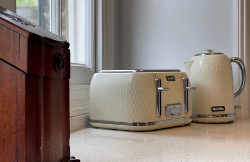 Cheshunt House | Old Manor House of Cheshunt- Grade II listed Villa