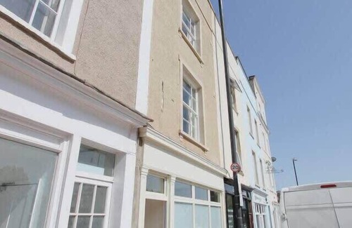 Bristol Condo | Old Market Studio's- No 1