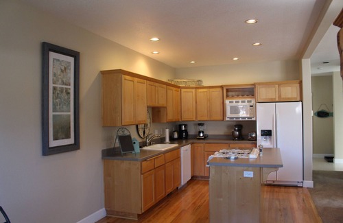 Bend House | Old Mill Bend - Fantastic location to River, Restaurants and Fun - kid friendly