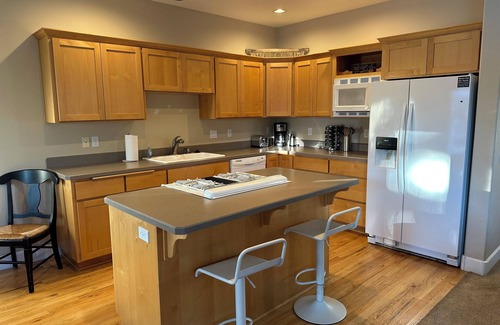 Bend House | Old Mill Bend - Fantastic location to River, Restaurants and Fun - kid friendly