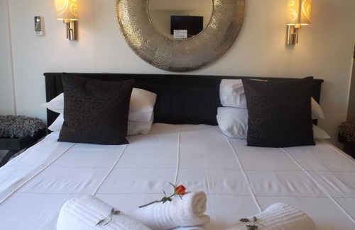 Schoemanshoek Bed & Breakfast | Old Mill Lodge, Working Ostrich Farm & Restaurant, Oudtshoorn