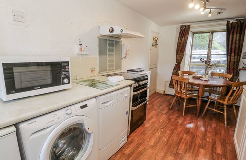 Maentwrog House | OLD POST OFFICE, pet friendly, with open fire in Blaenau Ffestiniog