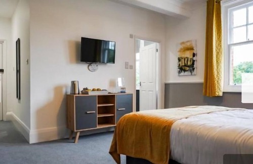 Idmiston Hotel | Old Railway Hotel porton
