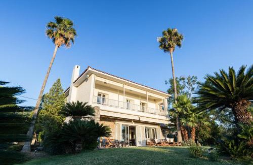 Mikri Mantineia Villa | Old Sport Mansion