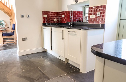 Trefasser Cottage | OLD SPOT COTTAGE, family friendly, with open fire in Goodwick
