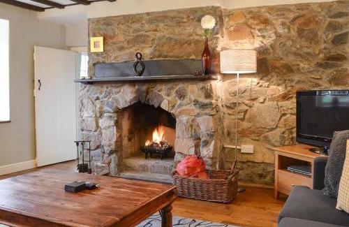 Beddgelert House | Old Tan Rhiw