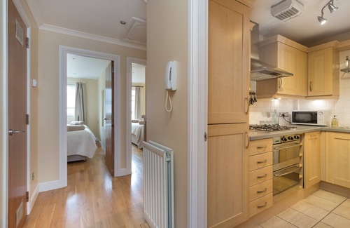 Old Town Apartment | Old Tolbooth Wynd [393] Cosy 2 bedroom apartment with secure private parking just off the Royal Mile