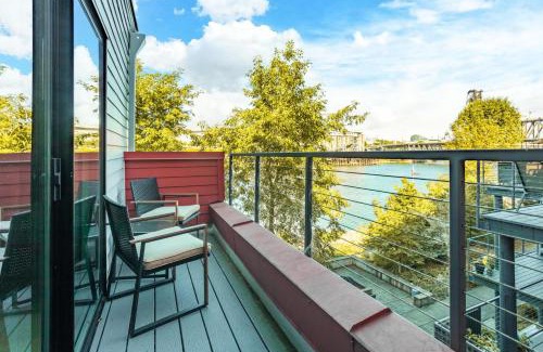 Old Town Chinatown Apartment | Old Town 1br near dining bars tech hubs PDX-15