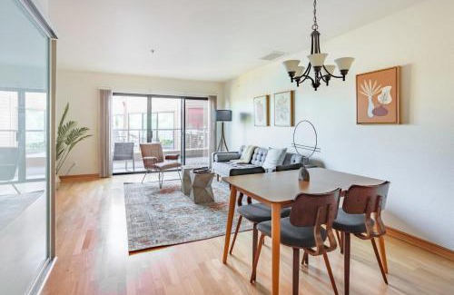 Old Town Chinatown Apartment | Old Town 1br near dining bars tech hubs PDX-15