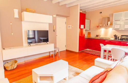 Desenzano del Garda City Centre Apartment | Old Town Alley - Two Bedroom Apartment, Sleeps 4