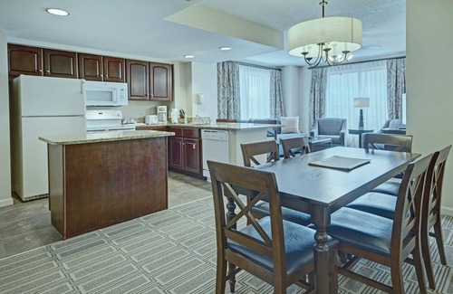 Potomac West Condo | Old Town Alexandria | Two 2BR/2BA King Suites