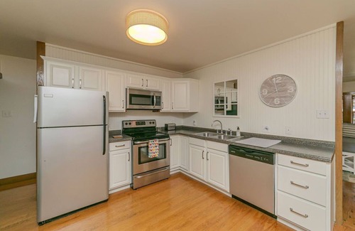 Bay St Louis House | Old Town Beach Cottage~ 2 blocks from Main St. and Beach Blvd.