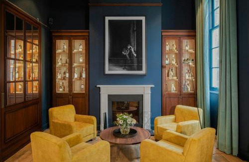 Old Town Apartment | Old Town Chambers, Autograph Collection