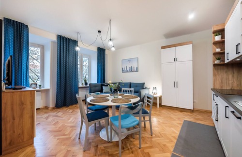 Old Town Apartment | Old Town Eclectic Apartment for 6 people