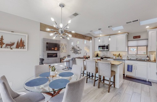 Sawmill Area House | *Old Town Odyssey! In the heart of history!
