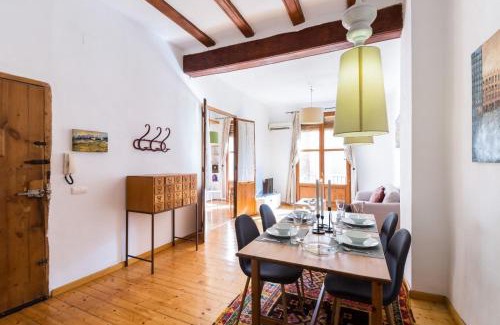 La Seu Apartment | Old Town Plaza Negrito by Nomad Host