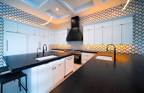 South Scottsdale House | Old Town Scottsdale Luxury Villa - Heated Pool, Spa, Rooftop Deck, Sauna, Speakeasy