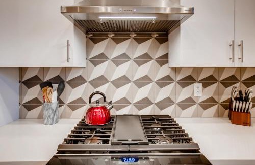 Old Town North House | Old Town Swank - Brand New To Brewery District!