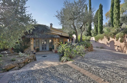 Morlupo House | Old Well House